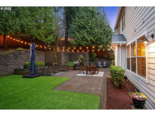 2255 Crestview Dr, West Linn, OR 97068