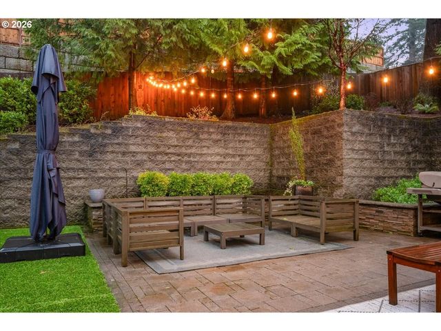 2255 Crestview Dr, West Linn, OR 97068