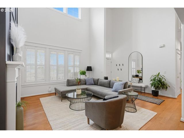 2255 Crestview Dr, West Linn, OR 97068