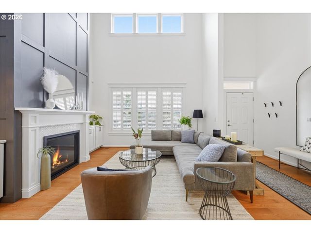 2255 Crestview Dr, West Linn, OR 97068