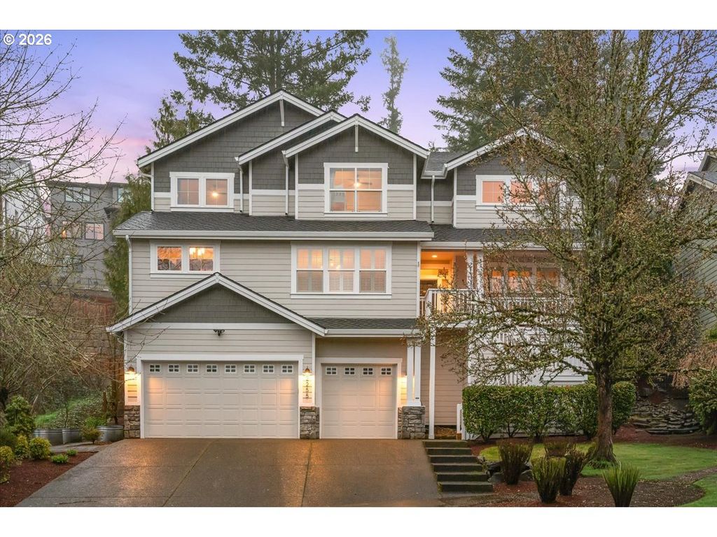 2255 Crestview Dr, West Linn, OR 97068