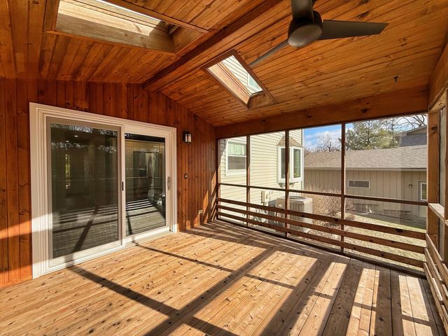 4604 30th Avenue Court, Rock Island, IL 60201