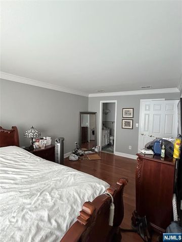 517 Windsor Drive 517, Palisades Park, NJ 07650