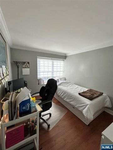 517 Windsor Drive 517, Palisades Park, NJ 07650