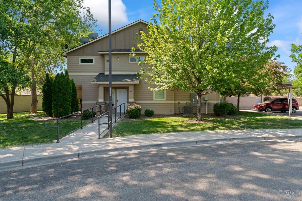 6627 W Irving St, Boise, ID 83704