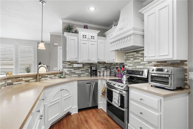 11575 S Bell Court Drive 103, Olathe, KS 66061