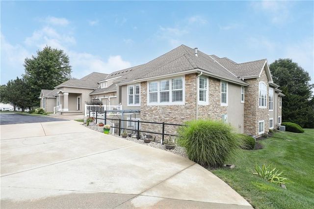 11575 S Bell Court Drive 103, Olathe, KS 66061