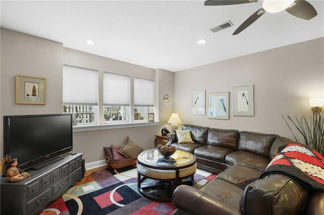 11575 S Bell Court Drive 103, Olathe, KS 66061
