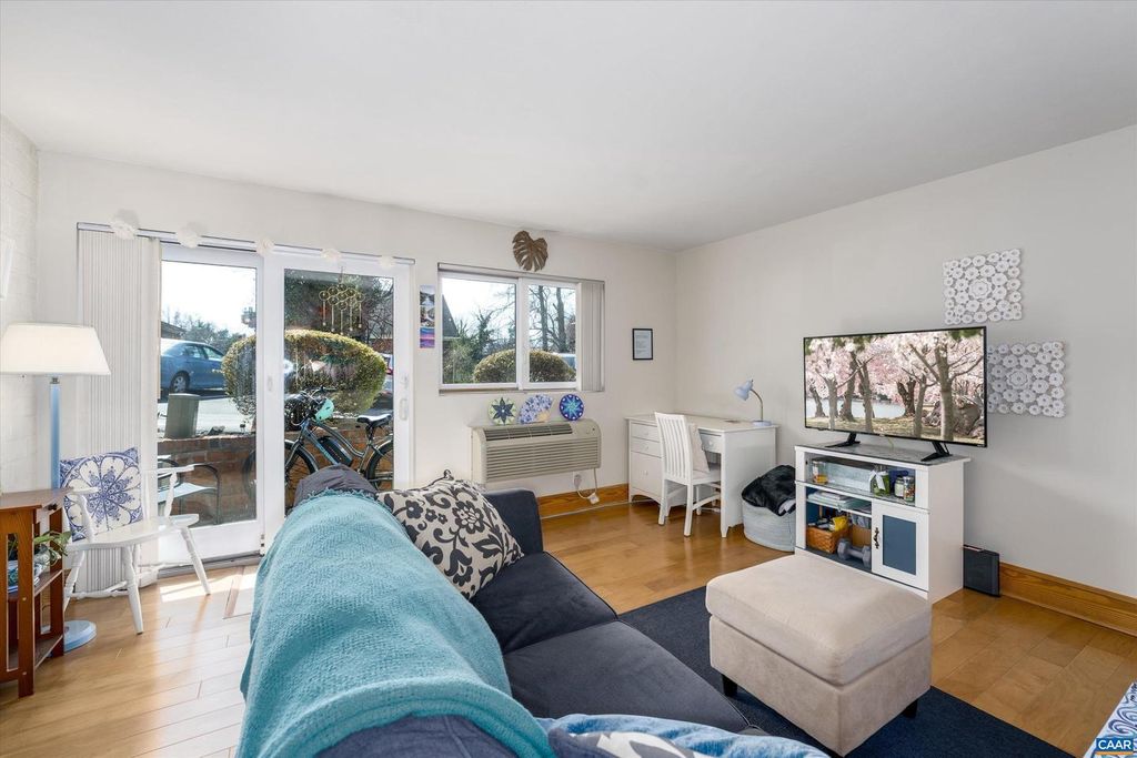 1800 JEFFERSON PARK AVE #39, Charlottesville, VA 22903