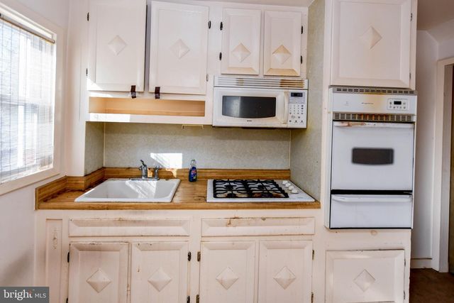 4313 F ST SE, Washington, DC 20019