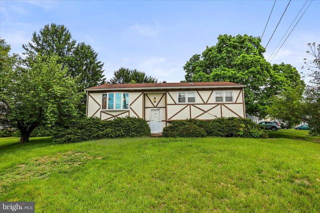 42 MULBERRY CT, Dover, PA 17315