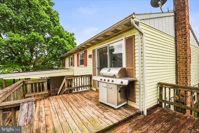 42 MULBERRY CT, Dover, PA 17315