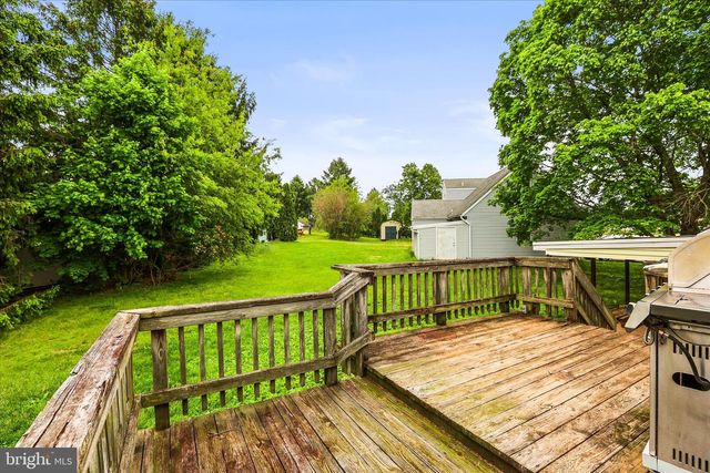 42 MULBERRY CT, Dover, PA 17315