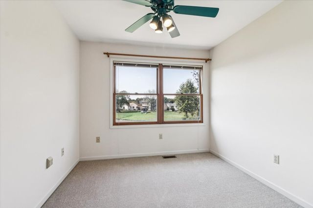 3229 Meadow Trail E, Dekalb, IL 60115