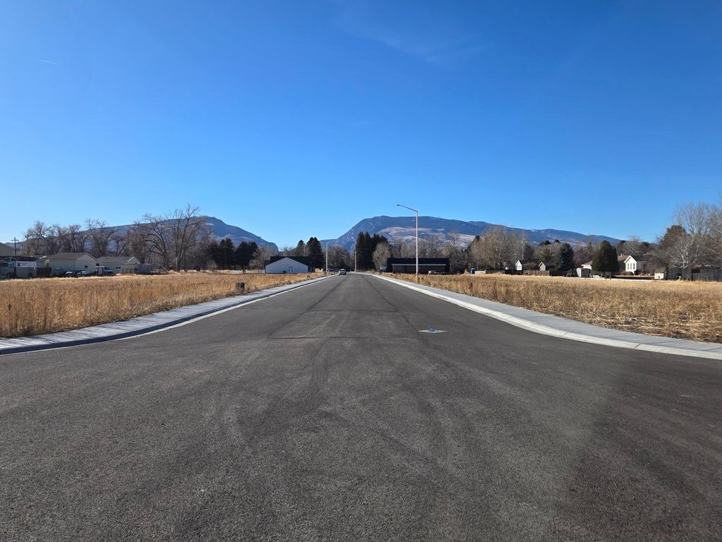 2320 Songbird Ct, Cody, WY 82414 photo 2