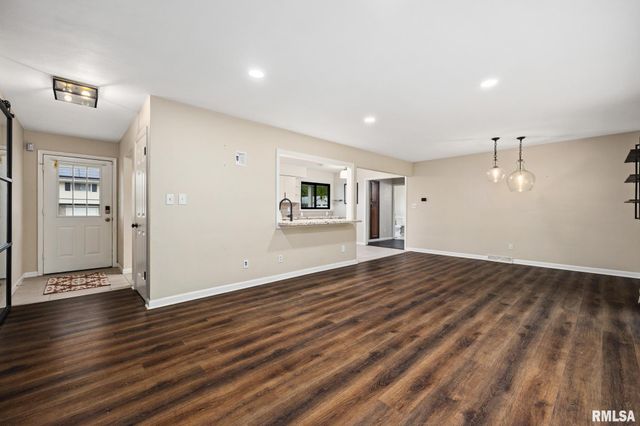 4004 N BROOKRIDGE Place, Peoria, IL 61614