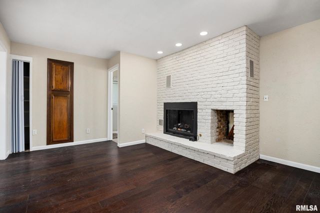 4004 N BROOKRIDGE Place, Peoria, IL 61614