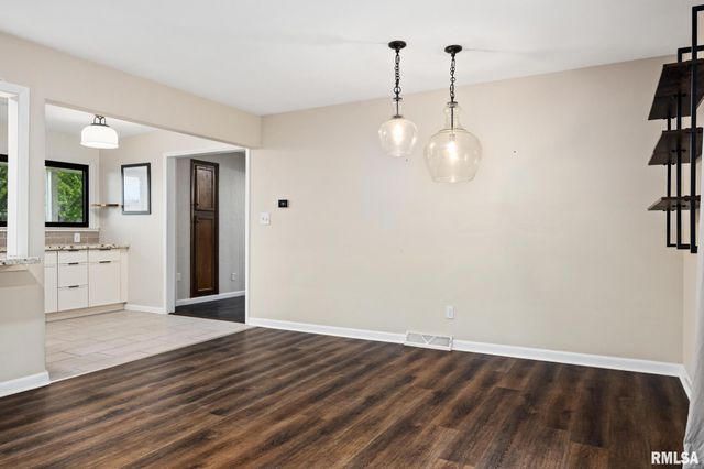 4004 N BROOKRIDGE Place, Peoria, IL 61614