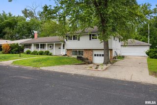 4004 N BROOKRIDGE Place, Peoria, IL 61614
