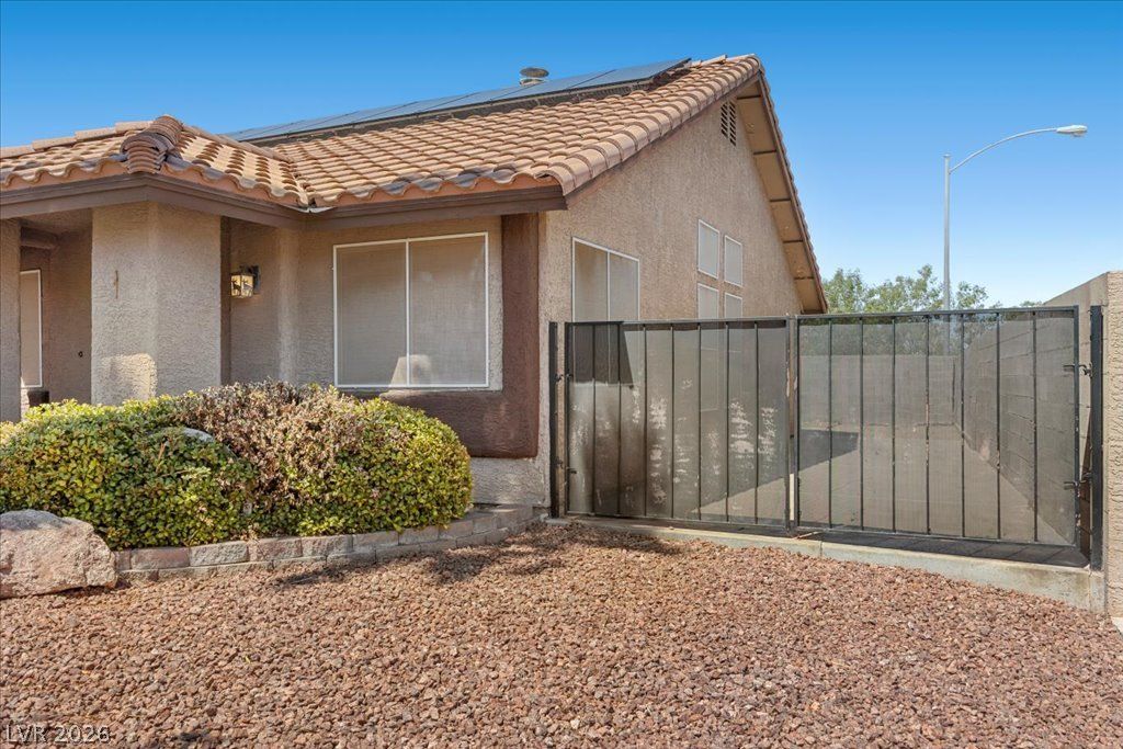 840 Holly Lake Way, Henderson, NV 89002 — photo 2