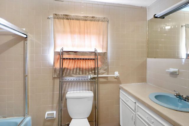 5554 Beechnut Street, Houston, TX 77096