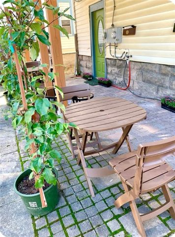 948 Monroe Avenue, Rochester, NY 14620