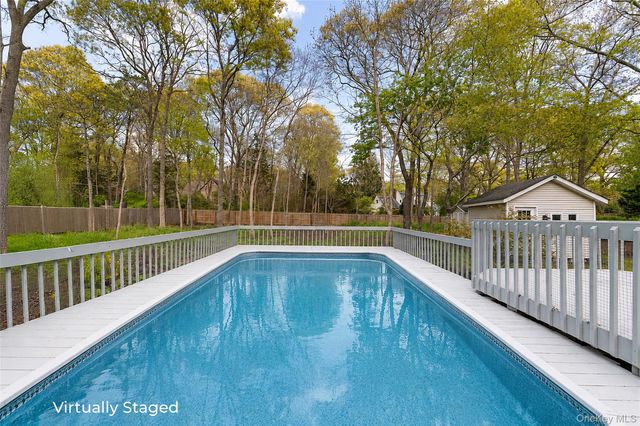 27 Bay Avenue W, Hampton Bays, NY 11946