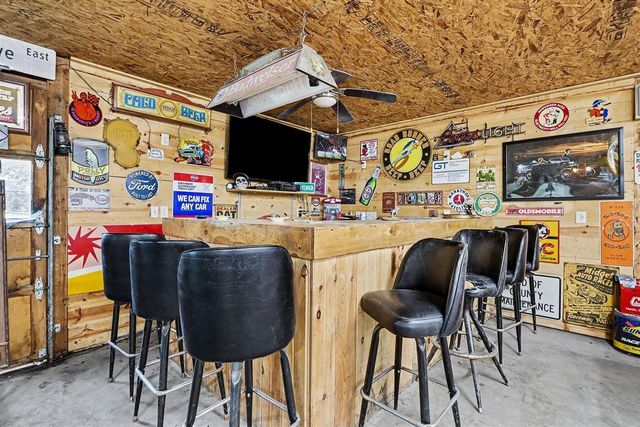 15886 Kellogg School Road, Hickory Corners, MI 49060