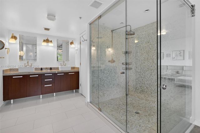 720 NE 62nd St 404, Miami, FL 33138