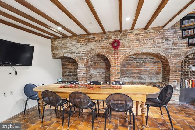 131 PINE ST, Philadelphia, PA 19106