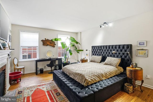 131 PINE ST, Philadelphia, PA 19106