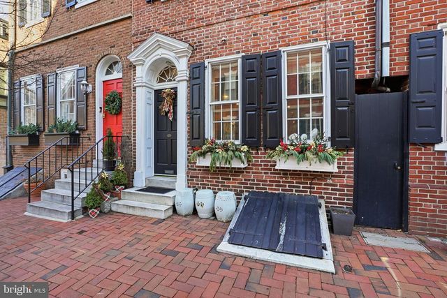 131 PINE ST, Philadelphia, PA 19106