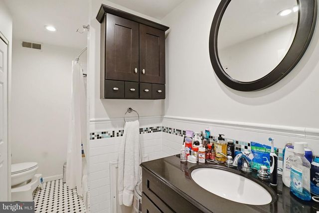 131 PINE ST, Philadelphia, PA 19106