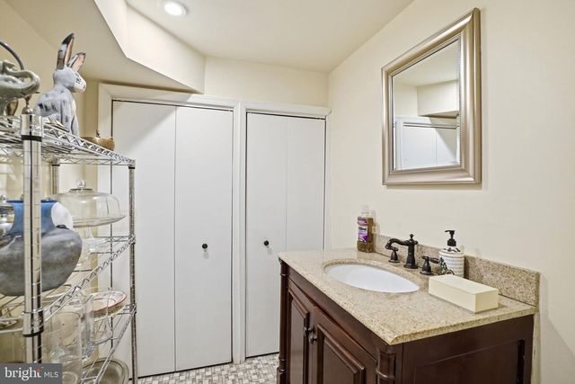 131 PINE ST, Philadelphia, PA 19106