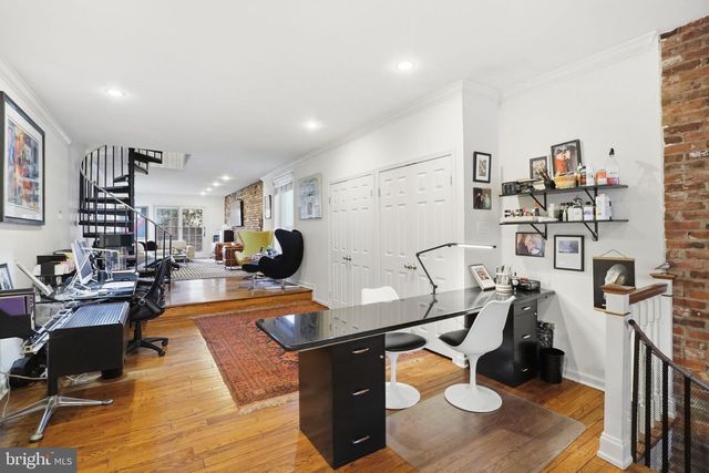 131 PINE ST, Philadelphia, PA 19106