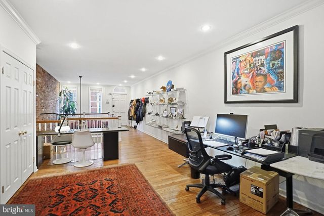 131 PINE ST, Philadelphia, PA 19106