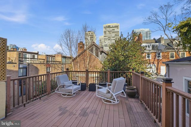 131 PINE ST, Philadelphia, PA 19106