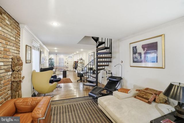 131 PINE ST, Philadelphia, PA 19106