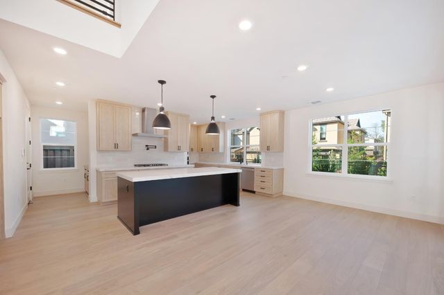 8464 Sun View Cir, Granite Bay, CA 95746