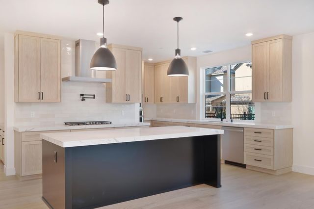 8464 Sun View Cir, Granite Bay, CA 95746
