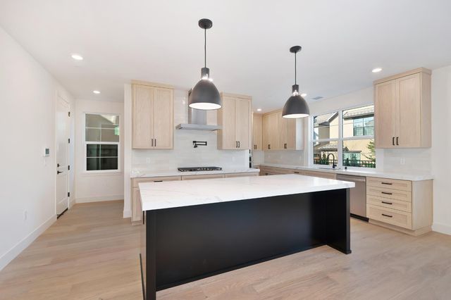 8464 Sun View Cir, Granite Bay, CA 95746