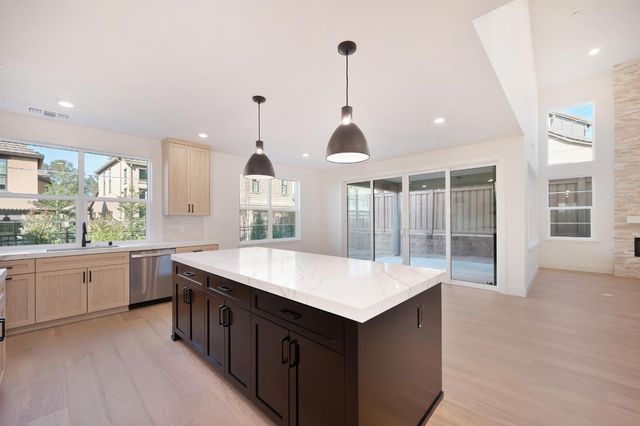 8464 Sun View Cir, Granite Bay, CA 95746