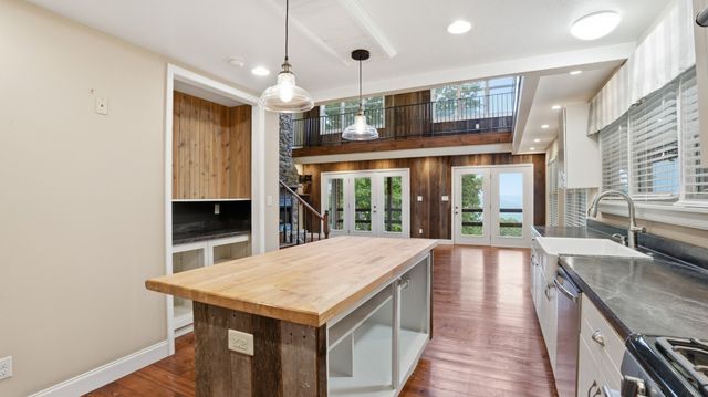 705 N Campbell Rd, Altamont, TN 37301