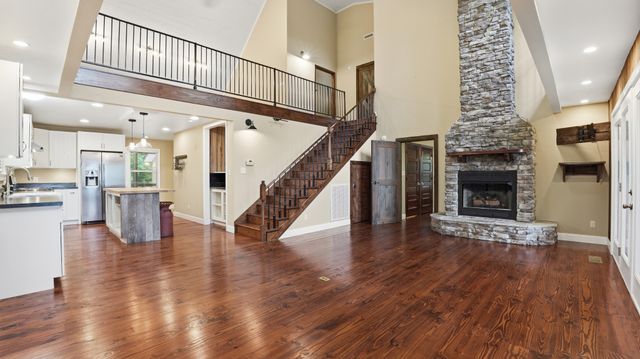705 N Campbell Rd, Altamont, TN 37301