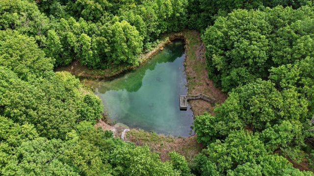 705 N Campbell Rd, Altamont, TN 37301