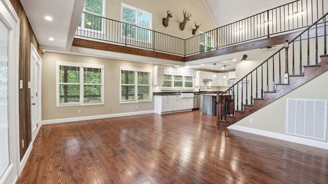 705 N Campbell Rd, Altamont, TN 37301