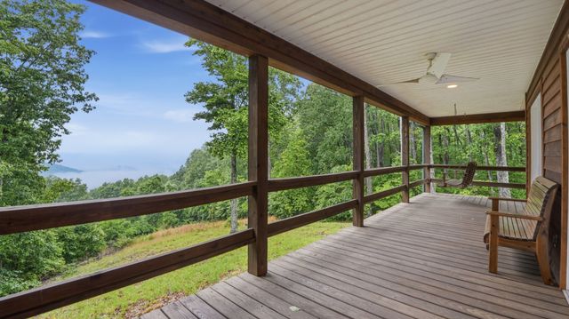 705 N Campbell Rd, Altamont, TN 37301