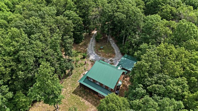 705 N Campbell Rd, Altamont, TN 37301