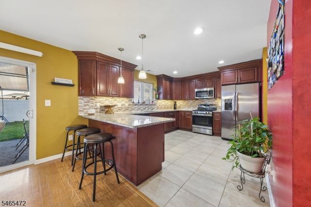 1017 Spruce St, Roselle Boro, NJ 07203