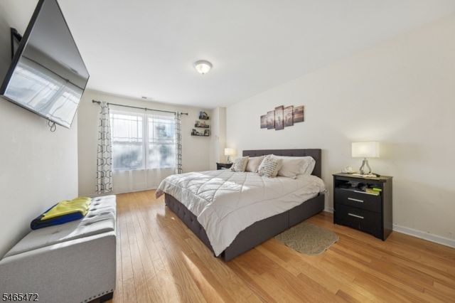 1017 Spruce St, Roselle Boro, NJ 07203